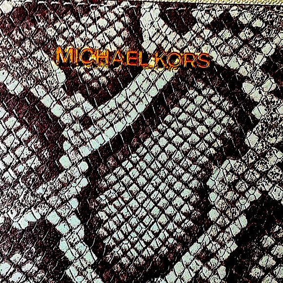 MICHAEL KORS EMBOSSED LEATHER CLUTCH WRISTLET(NWT) - Picture 6 of 11